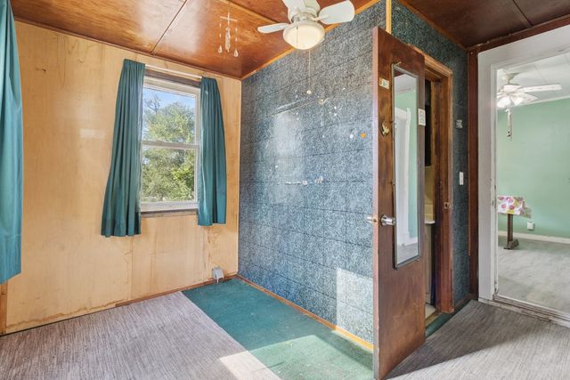 201 N Hinkley Avenue, Rockford, IL 61101