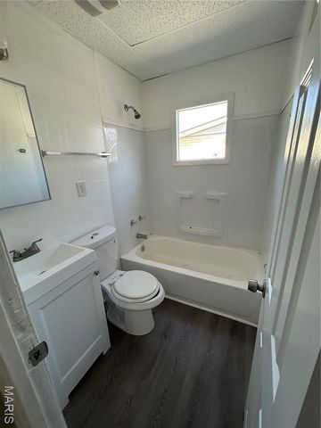 142 Saint Robert Drive, Cahokia, IL 62206