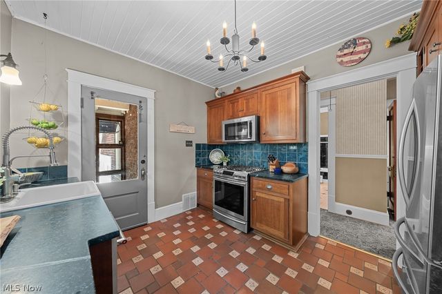 168 Castle Boulevard, Akron, OH 44313