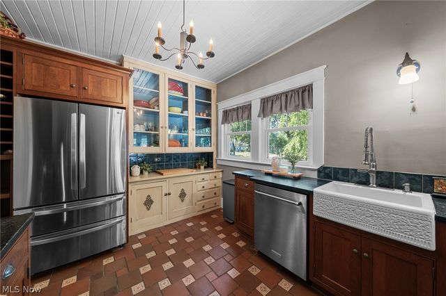 168 Castle Boulevard, Akron, OH 44313