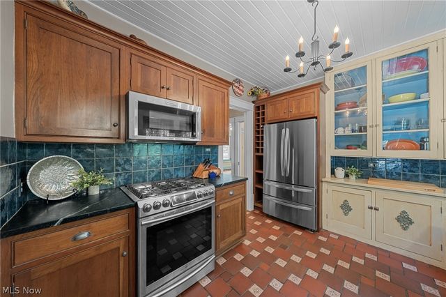 168 Castle Boulevard, Akron, OH 44313