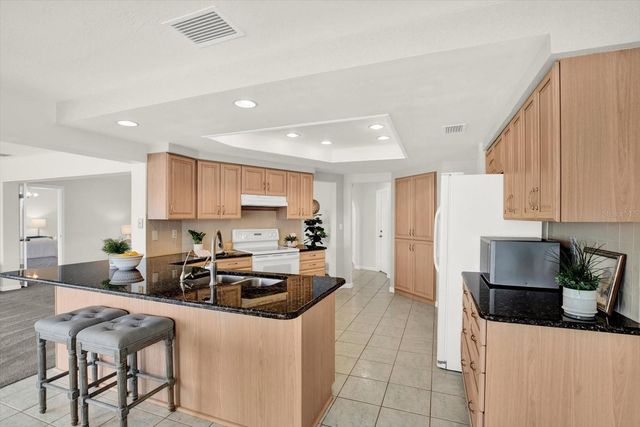 5675 BAYVIEW DRIVE, Seminole, FL 33772