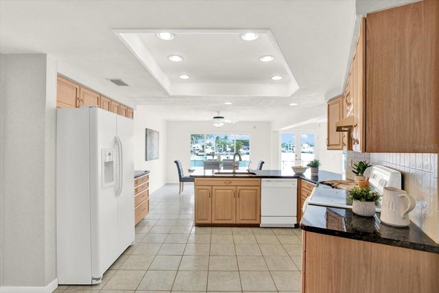 5675 BAYVIEW DRIVE, Seminole, FL 33772