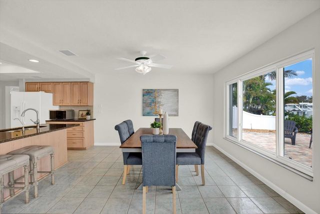 5675 BAYVIEW DRIVE, Seminole, FL 33772