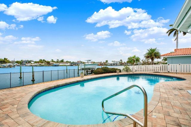 5675 BAYVIEW DRIVE, Seminole, FL 33772