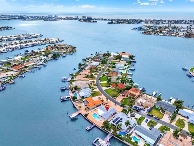 5675 BAYVIEW DRIVE, Seminole, FL 33772