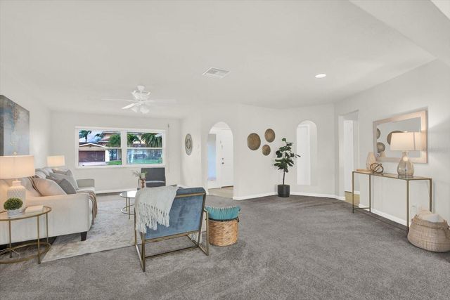 5675 BAYVIEW DRIVE, Seminole, FL 33772