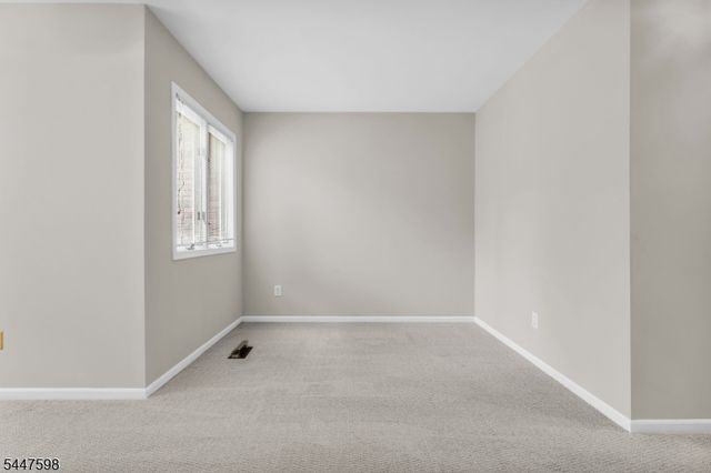 154 Leeds Ct 154, Madison Boro, NJ 07940