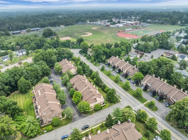 154 Leeds Ct 154, Madison Boro, NJ 07940