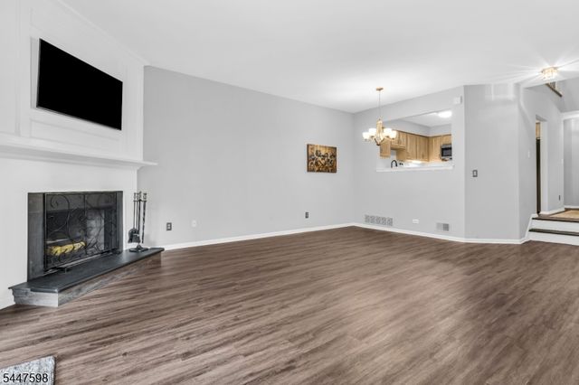 154 Leeds Ct 154, Madison Boro, NJ 07940