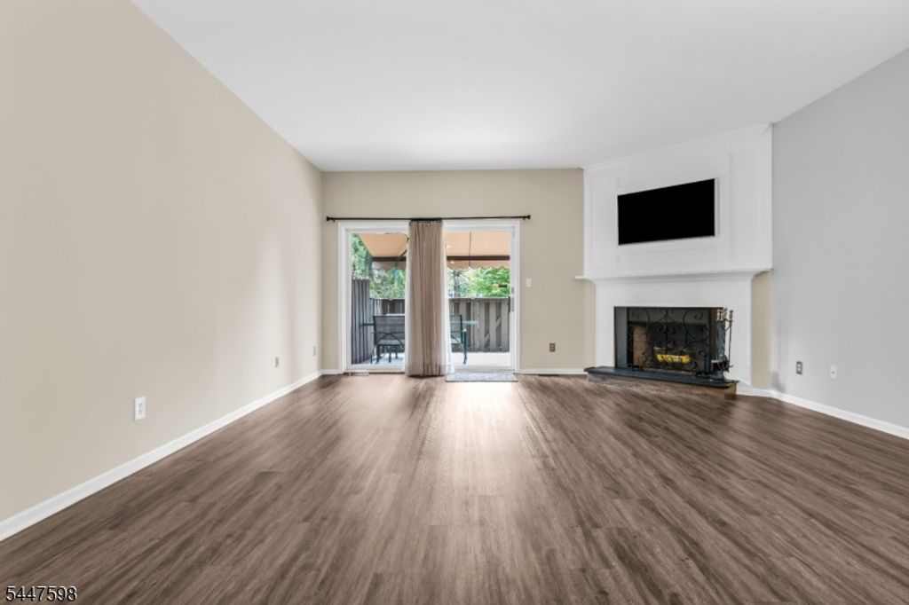 154 Leeds Ct 154, Madison Boro, NJ 07940 — photo 4