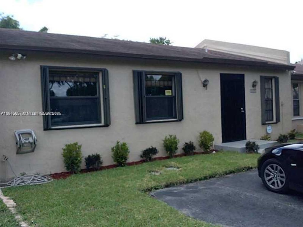 3060 NW 204th Ln, Miami Gardens, FL 33056