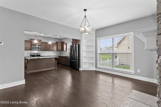 182 Washington Commons Dr, Mt Washington, KY 40047