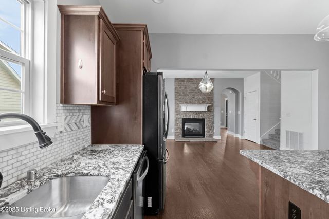 182 Washington Commons Dr, Mt Washington, KY 40047