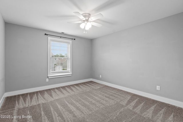 182 Washington Commons Dr, Mt Washington, KY 40047