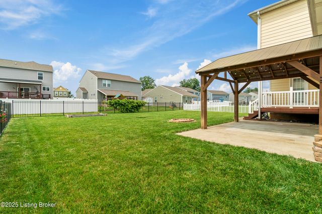 182 Washington Commons Dr, Mt Washington, KY 40047