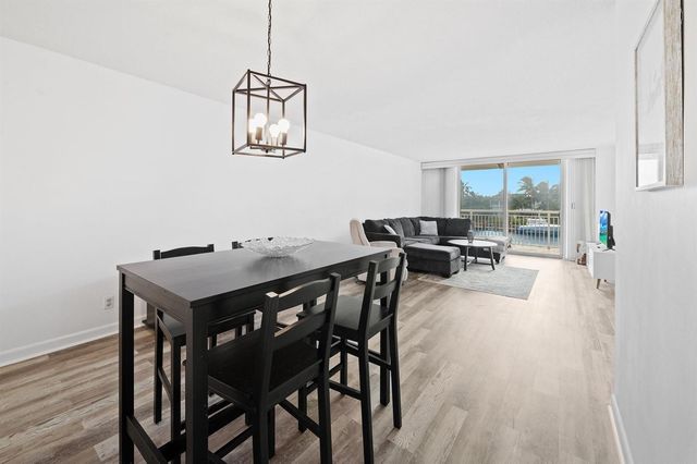 1050 Hillsboro Mile 203w, Hillsboro Beach, FL 33062
