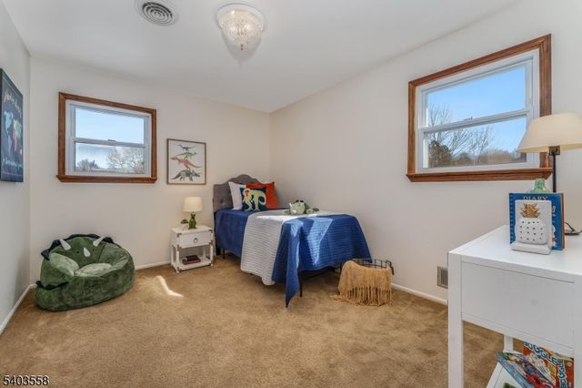 3 Harwich Rd, Lopatcong Twp., NJ 08865