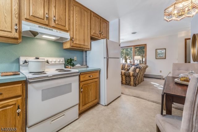 3 Harwich Rd, Lopatcong Twp., NJ 08865