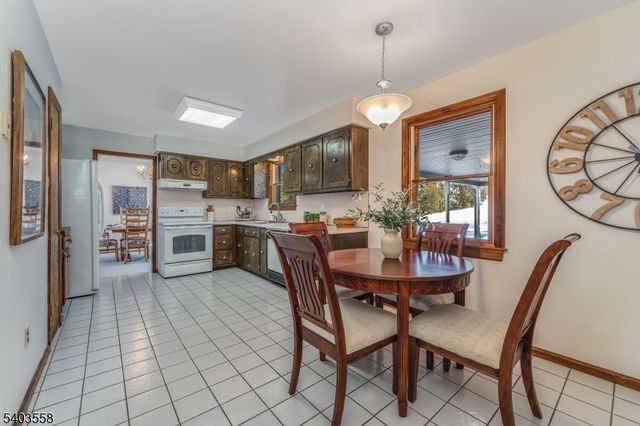 3 Harwich Rd, Lopatcong Twp., NJ 08865