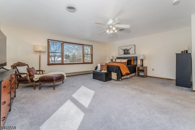 3 Harwich Rd, Lopatcong Twp., NJ 08865