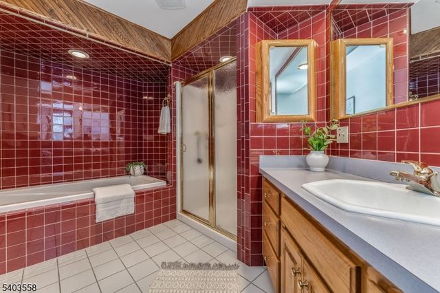 3 Harwich Rd, Lopatcong Twp., NJ 08865