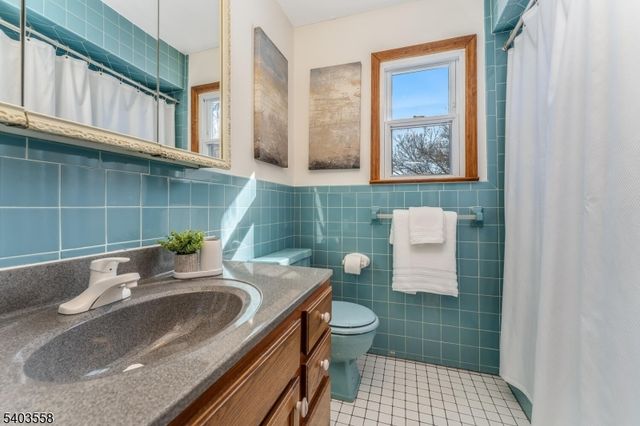 3 Harwich Rd, Lopatcong Twp., NJ 08865