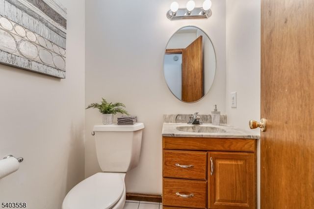 3 Harwich Rd, Lopatcong Twp., NJ 08865