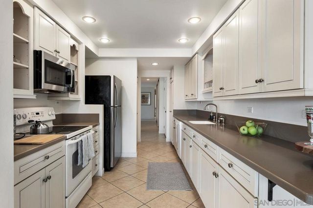 65 Antigua Court, Coronado, CA 92118