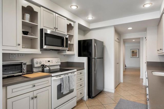 65 Antigua Court, Coronado, CA 92118