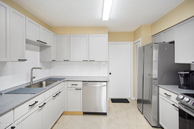 244 Palm Sparrow Court, Daytona Beach, FL 32119