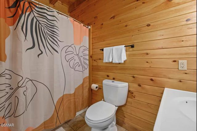 2175 Wingspan Drive, Sevierville, TN 37876