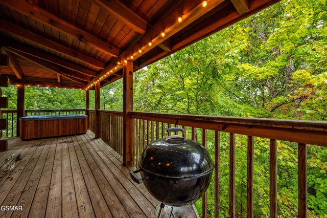 2175 Wingspan Drive, Sevierville, TN 37876