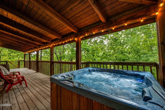 2175 Wingspan Drive, Sevierville, TN 37876