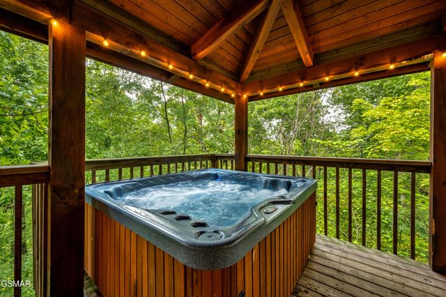2175 Wingspan Drive, Sevierville, TN 37876