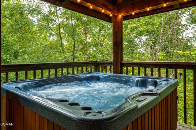 2175 Wingspan Drive, Sevierville, TN 37876