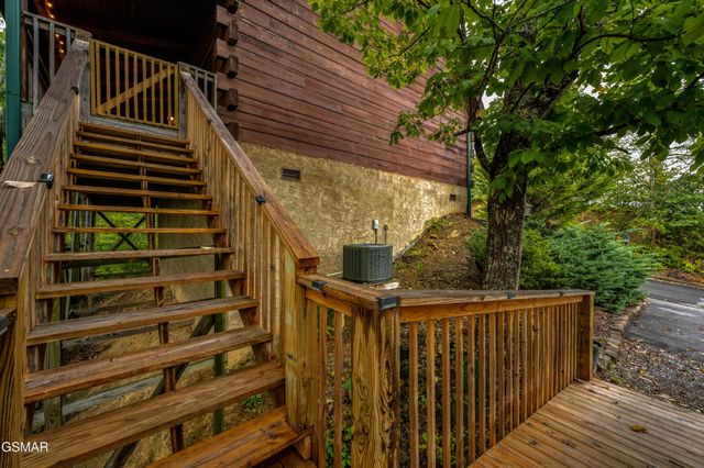 2175 Wingspan Drive, Sevierville, TN 37876