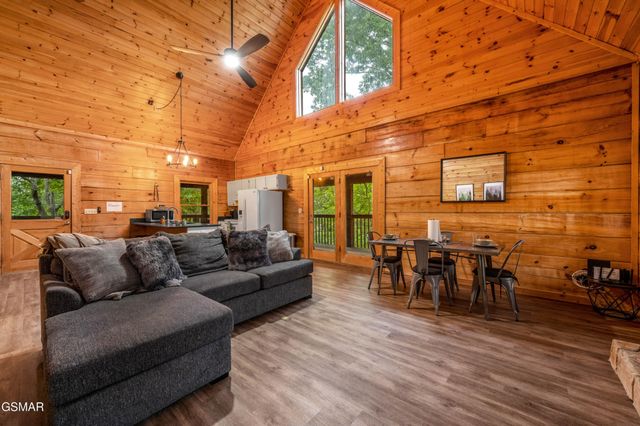 2175 Wingspan Drive, Sevierville, TN 37876