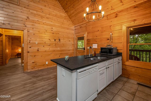 2175 Wingspan Drive, Sevierville, TN 37876
