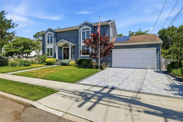 852 Jackson Avenue, Franklin Square, NY 11010