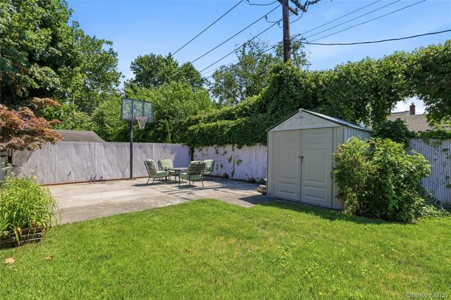 852 Jackson Avenue, Franklin Square, NY 11010