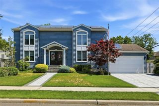 852 Jackson Avenue, Franklin Square, NY 11010