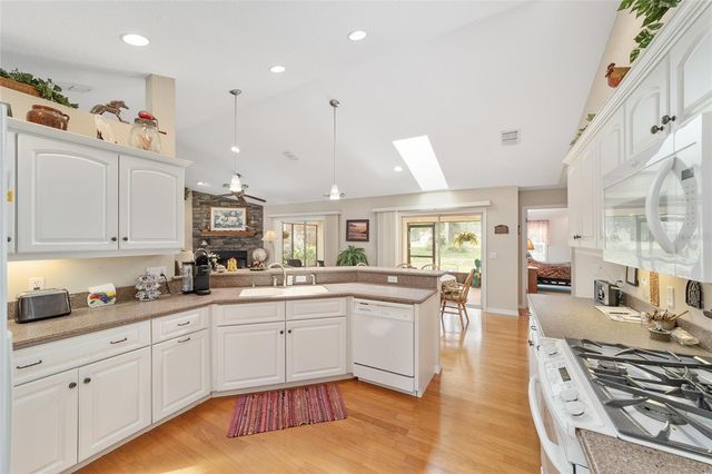 2320 SE 33RD PLACE, Ocala, FL 34471