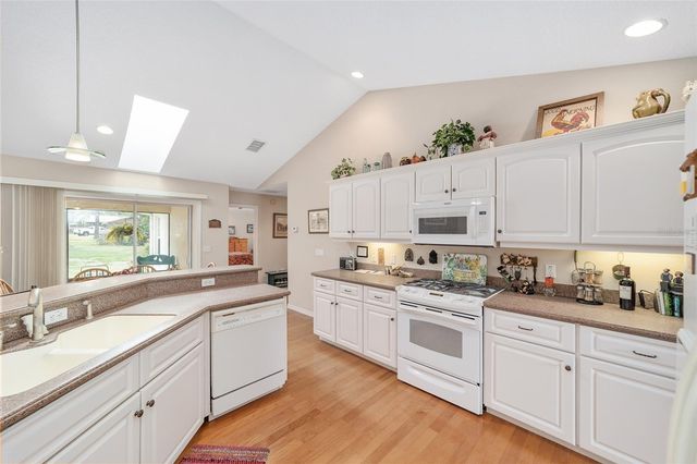 2320 SE 33RD PLACE, Ocala, FL 34471