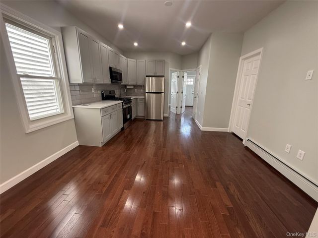 9419 116th Street, Richmond Hill, NY 11419