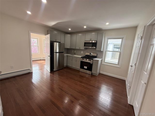 9419 116th Street, Richmond Hill, NY 11419