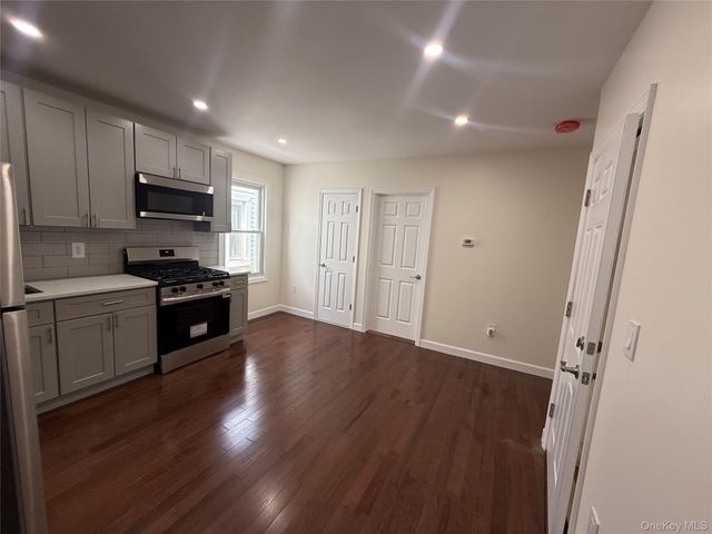 9419 116th Street, Richmond Hill, NY 11419