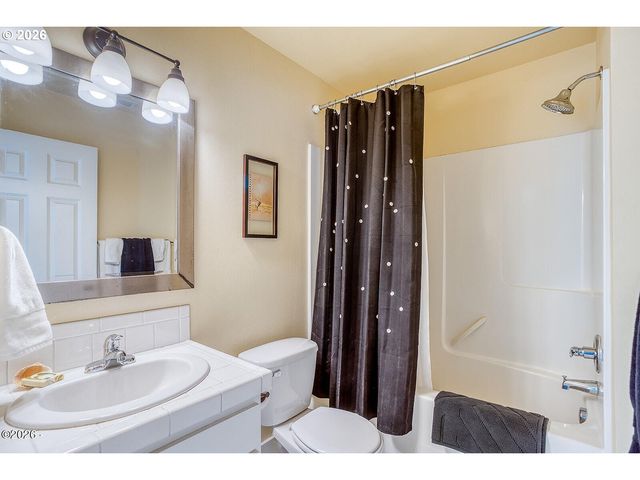 2830 Sw COAST Ave, Lincoln City, OR 97367