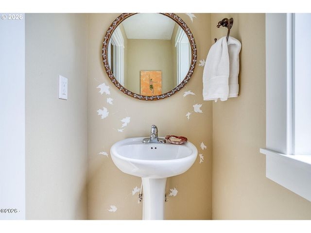 2830 Sw COAST Ave, Lincoln City, OR 97367