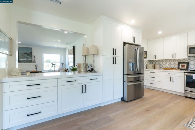 3229-3231 Toyon Ter, Alameda, CA 94501